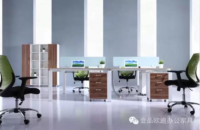 簡(jiǎn)單3招，擺脫辦公桌下各種電源線雜亂困擾？